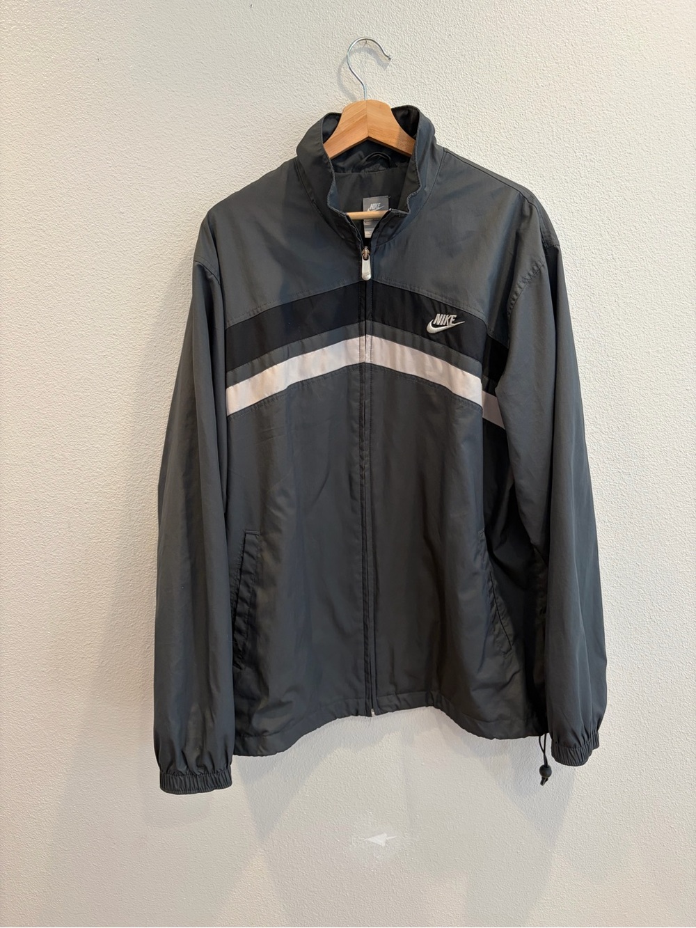 Nike Men's Charcoal Gray Windbreaker with Black & White Chevron